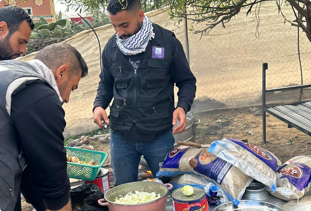 Cooking for the Displaced
