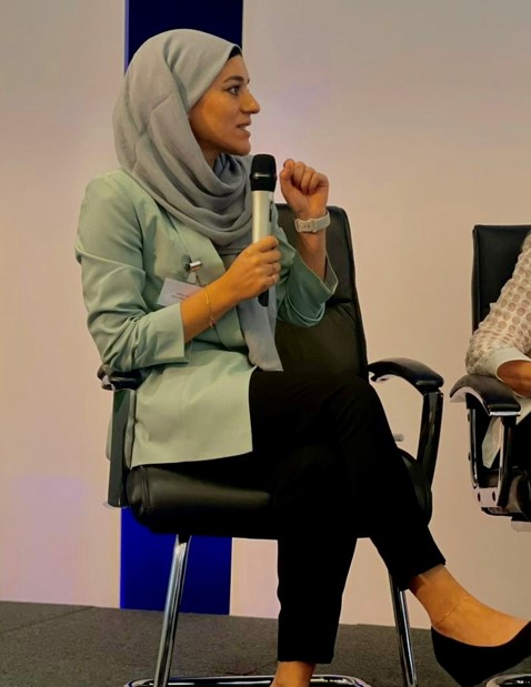 Dahlia Maarouf speaking in London with EAA 