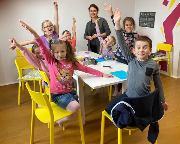 EAA Successfully Integrates 6,000 Ukrainian Child Refugees into Polish Schools
